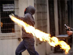 Bankaya patlayıcı atıldı!