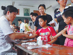 600 kişi kurşundan zehirlendi