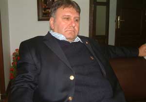 Atal: Özgener altın harflerle kazındı