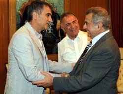 Şenol Güneş KKTC'de!