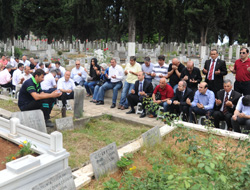 Orhan Kaynar mezarında anıldı