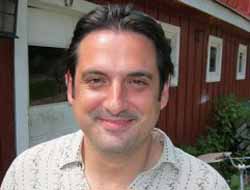 Facebook’un yarısını istiyor!