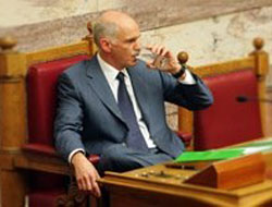 Komşuda kriz büyüyor!