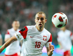 Adrian Mierzejewski imzaya geliyor