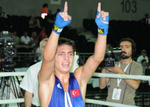 Trabzonlu Furkan yarı finalde!