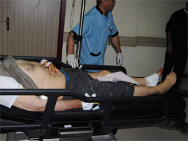 Ağaç yerine ayağını kesti!