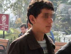 Annesini öldürdü indirimi aldı