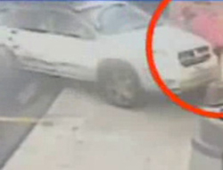 Park yeri ararken kadını ezdi!