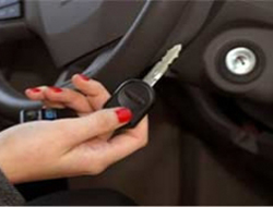 20 günlük bebeği araba ezdi!