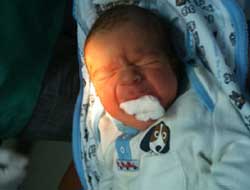 5 günlük bebek dişçi koltuğunda!