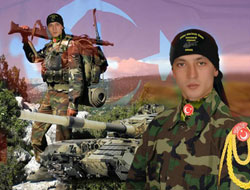 Askerlerin üzerine kaya devrildi!