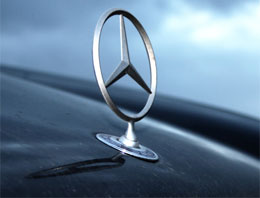 Valiye kaçak araba şoku!