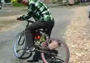 Minik çocuğun bisiklet macerası!