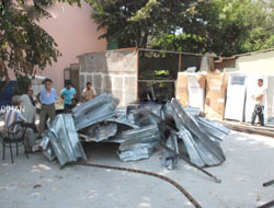 İşyerini açmaya geldi şok oldu!