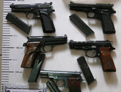 TIR'da çok sayıda silah bulundu!