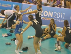 Yunan voleybolculardan Kolbastı!