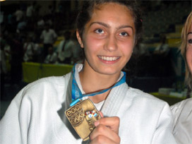 Olimpiyatlarda ilk altını aldık!