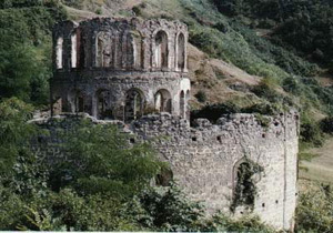 Trabzon'da cephanelik yanıyor