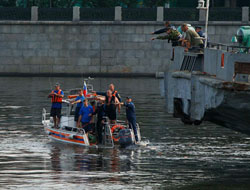 Moskova'da gemi battı: 8 ölü var!