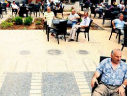 Trabzon'da yerde cami yandan geç