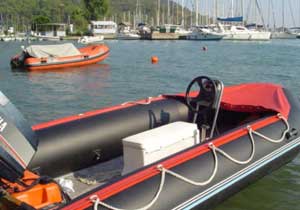 Bot alabora oldu, 2 kişi kayıp