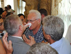 Eski milletvekiline yumruklu saldırı