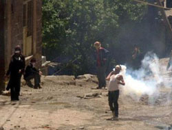 Hakkari'de polis lojmanına saldırı
