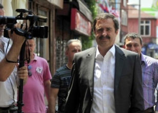 Şakar'dan Şenes Erzik'e çağrı