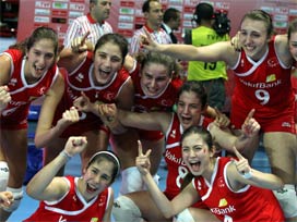 TS Dünya şampiyonlarını kutladı