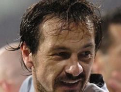 Teknik direktör kendi kadrosunda!