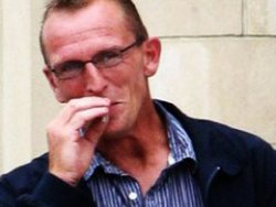 14 yıldır karısından dayak yiyor