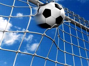 Topuğuyla gol atan futbolcu öldü!