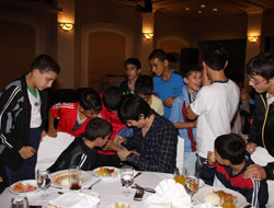 Kaleci Tolga onları unutmadı