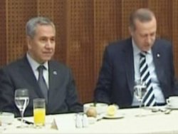 Başbakan'a küflü ekmek verilmiş