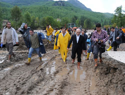 Bakan Bayraktar afet bölgesinde!