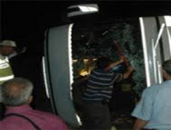 Yolcu otobüsü nehre uçtu: 43 ölü