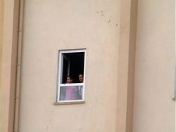 Okul müdiresi öğrencileri esir aldı