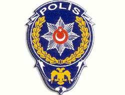 Polis yolda ölü bulundu!