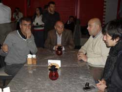 Trabzonsporlu futbolcular cafe'de