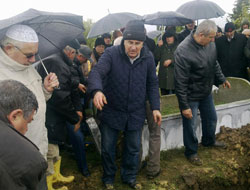 Müdür Boz'un babası defnedildi!