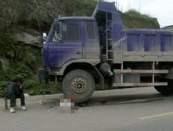 Öldürdü üstünden bir daha geçti!