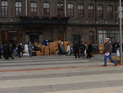 Van'a 2 TIR yardım gidiyor