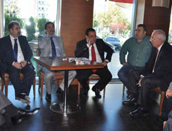 Başkan Kızıl'dan yönetime yemek!