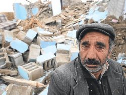 Depremzede baba kızını unuttu!