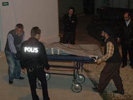 Kocasını iple boğarak öldürdü