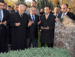 Bahçeli Türkeş'in kabrinde!