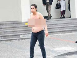 Bu kadın ne yapıyor!