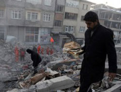 Otel enkazından 4 ceset daha çıktı