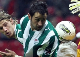 Burak'tan Ozan İpek'e: Gel bize!