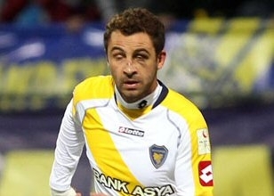 Balkondan düştü ve maça çıktı